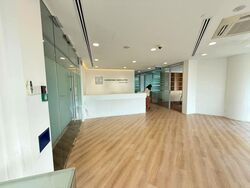 Gateway East (D7), Office #565782921